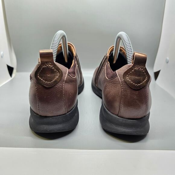 Clarks‎ Unstructured Un Adorn Zip Sneaker-Brown-Women's 8M - Picture 4 of 7